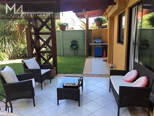 Imagen 1 de 25 de Casa En Venta De 4 Dorm. En Temuco