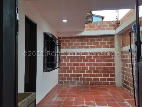 Imagen 18 de 20 de Casa En Venta Urbanizacion La Muralla Ii, Guatire, # 22-27607 Martha 04142879165