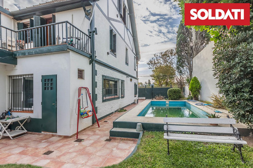 Venta - Casa 5 Ambientes Con Cochera Y Piscina - Vicente López