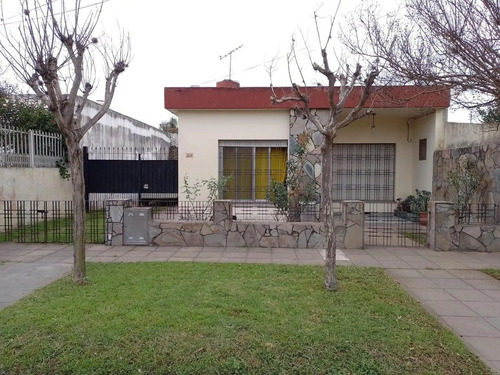 Venta Casa 3 Amb C/coch Patio Parrilla Apto Cred