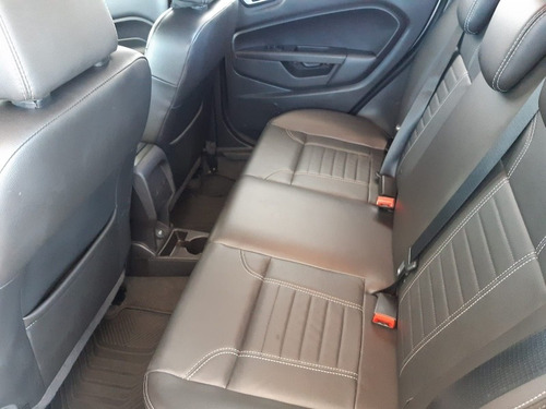 Imagen 8 de 10 de Ford Fiesta Kinetic Design 1.6 Titanium Powershift 120cv