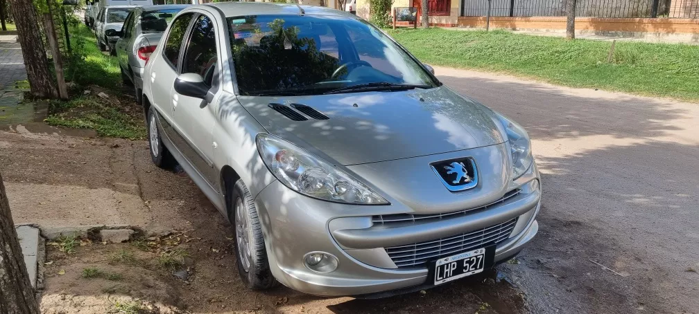 Peugeot 207 1.4 Sedan Xs