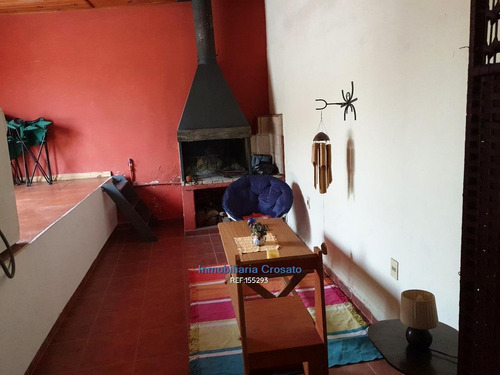 Casa 2 Dormitorios, Estar Con Parrillero A Pasos De Avenida