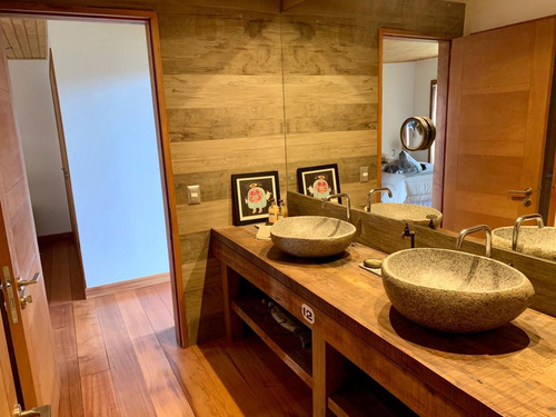 Maravillosa Casa Contemporánea En Venta, Inspirada En Los Añ