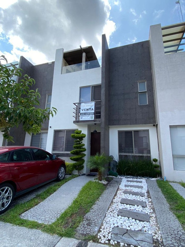 Preciosa Casa En Residencial Del Parque, El Mirador, Roof Ga