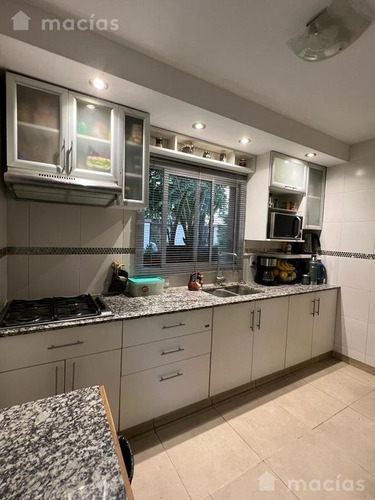 Imagen 4 de 13 de Hermosa Casa Tipo Dúplex Desarrollada En Dos Plantas En Yerba Buena.