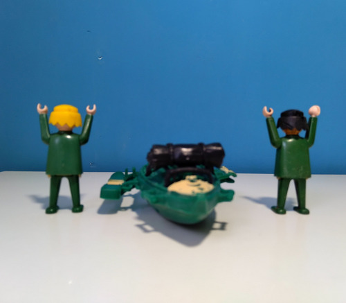 Muñeco Playmobil Con Kayak Verde Dino Valley (Usado)