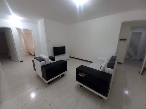 Alquiler Apartamento Los Chaguaramos, 3 Habitaciones, Piscina