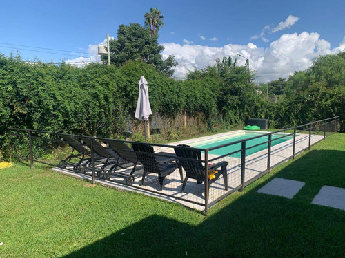 Casa En Venta En Country Del Jockey Club De Salta.