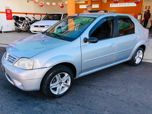 Imagem 1 de 10 de Renault Logan 1.6 Flex
