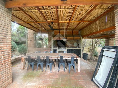 Casa En Venta De 3 Dorm + 2 Estar . En Chicureo Colina