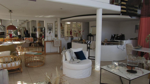 Imagen 4 de 19 de Local En Esquina - 19 Esq 531 - Dacal Bienes Raices