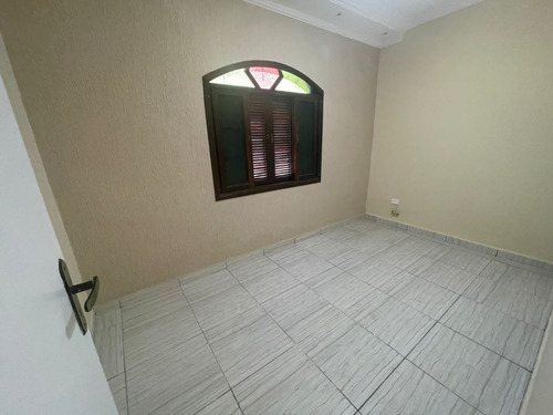 Imagem 10 de 17 de M - Casa Geminada Reformada Na Guilhermina, Oportunidade! 2 Dorm C/ Suíte, Churrasqueira E Vagas Cobertas.