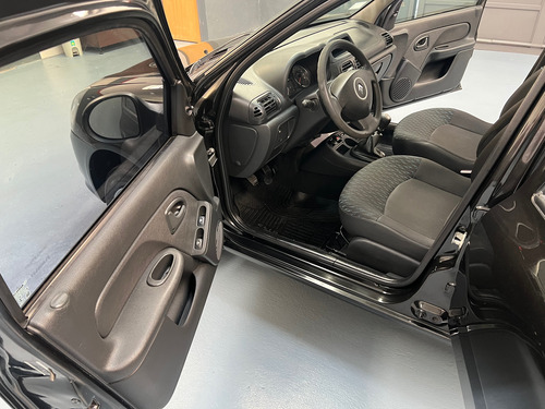 Renault Clio 1.2 Mio Confort Plus Abs Abcp