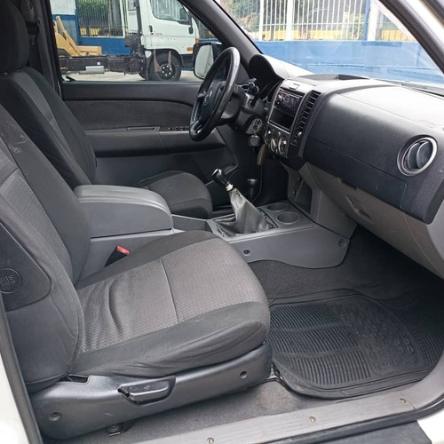 Imagen 9 de 16 de Mazda Bt-50 4x4 Sincronica 2009