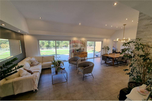 Se Vende Casa Condominio Altos De San Miguel.,