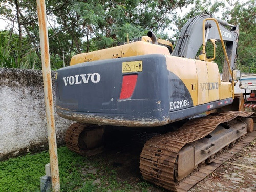 Escavadeira Volvo Ec 210 Ano 2010 Horímetro 5.680