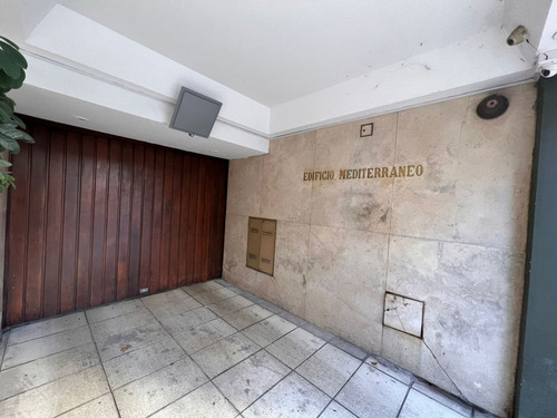 Imagen 2 de 2 de Venta De Cochera Cubierta Sobre Avenida Santa Fe