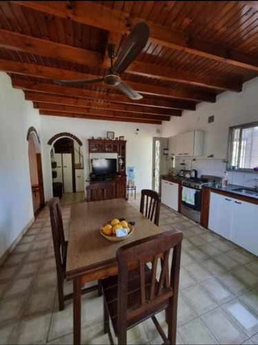 Hermosa Casa En Esquina!