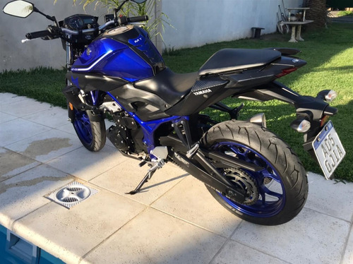 Moto Yamaha Mt03