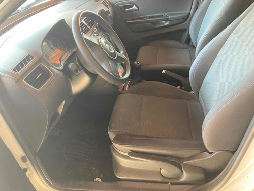 Imagem 2 de 3 de Volkswagen Fox 2013 1.6 Bluemotion Total Flex 5p