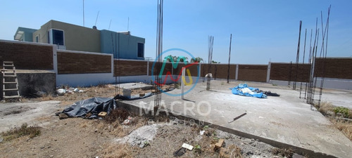 Terreno En Venta En Tlayacapan Con Cimientos De Construcción Totalmente Bardeado