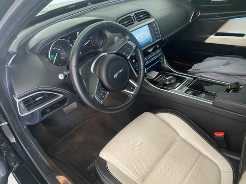 Imagem 8 de 9 de Jaguar Xe R-sport 18/18