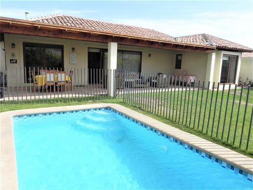 Imagen 1 de 14 de Casa En Venta De 3 Dormitorios En Colina