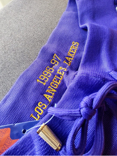 Imagen 8 de 10 de Short Bermuda Básquet Nba Retro Lakers Temp 1996/97