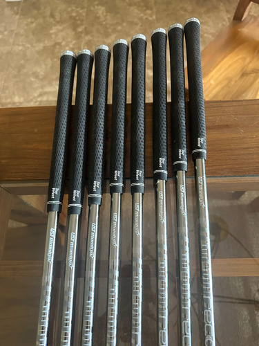 Titleist T200 - 4 / Gap - Recoil 95 Stiff Diestro (Usado)