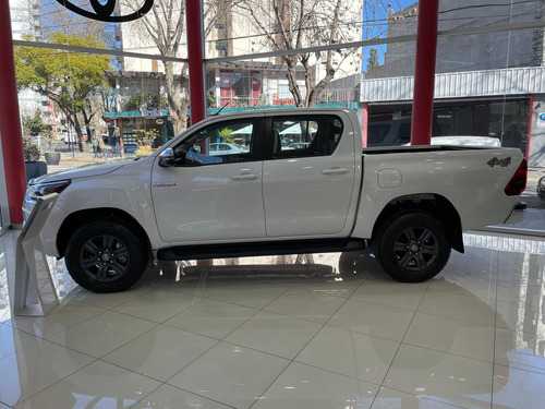 Toyota Hilux 4x4 D/c Srv 2.8 Tdi 6 A/t 2025
