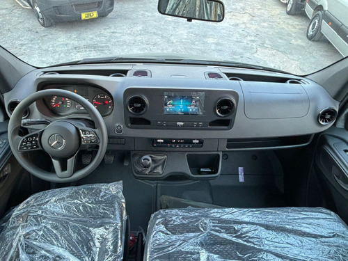 Van Mercedes Sprinter 517 Big 2025 Executiva 21 Lugares 0km