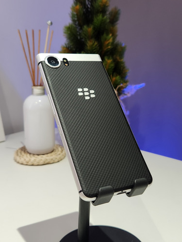 Blackberry Keyone 32 Gb Negro/plata 3 Gb Ram Libre 0km Gris Claro