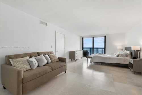 Departamento En Venta Ubicado En 2301 Collins Ave, Miami, Florida