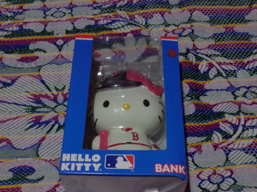 Figura Beisbol Hello Kitty Boston Redsox