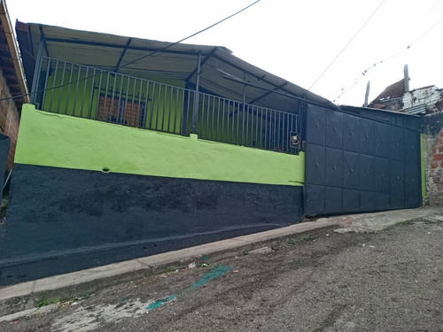 Clover Inmobiliaria Vende / Casa Ubicada En Capacho - Estado Táchira