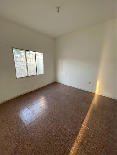 Dos Casas A La Venta En El Mismo Padrón. Ambas Alquiladas.