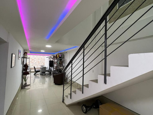 Amplia Y Moderna Casa En Coral Garden, Sabanamar, Isla De Margarita