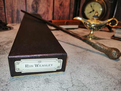 Varita De Ron Weasley Con Caja - Harry Potter - Hogwarts