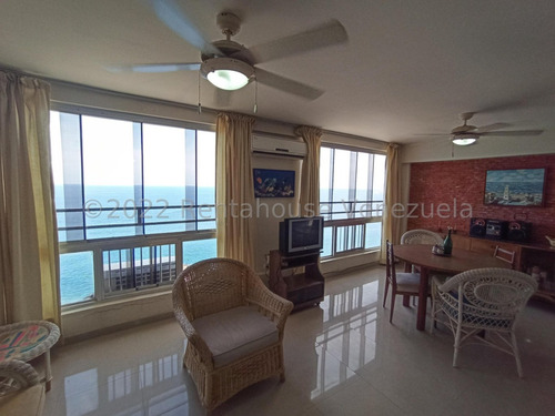 Apartamento En Venta Macuto #23-10062 Johana Blanco
