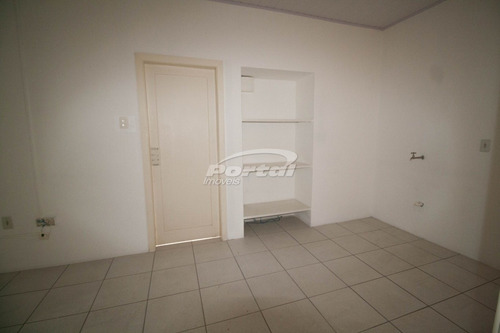 Imagem 2 de 8 de Sala Comercial, Com Ótima Localização, No Centro De Blumenau Com 80 M² - 3570315l