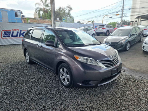 Imagen 14 de 15 de Toyota Sienna 2012 5p Le Aut A/a Ee