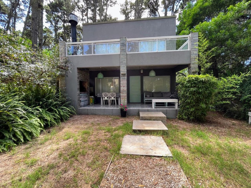 Casa Pampa Y Cielo, Moderna Propiedad  En Pleno Bosque De Mar Azul.