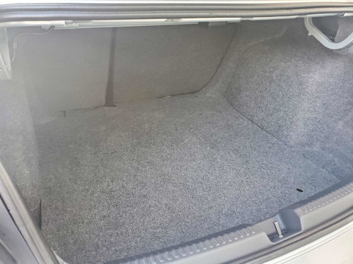 Imagen 14 de 14 de Volkswagen Vento 2016 1.6 Confortline Mt