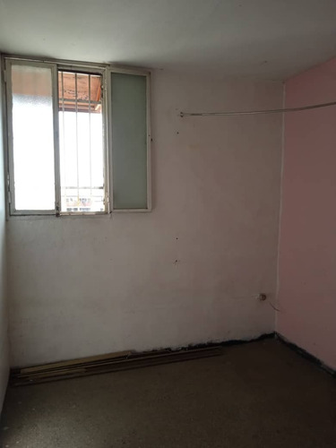Imagen 8 de 10 de Venta De Apartamento Menca De Leoni Yrisabg@