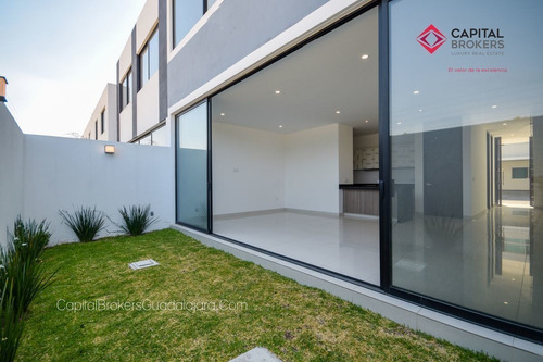 Casa En Venta En Coto Frente Al Parque Metropolitano