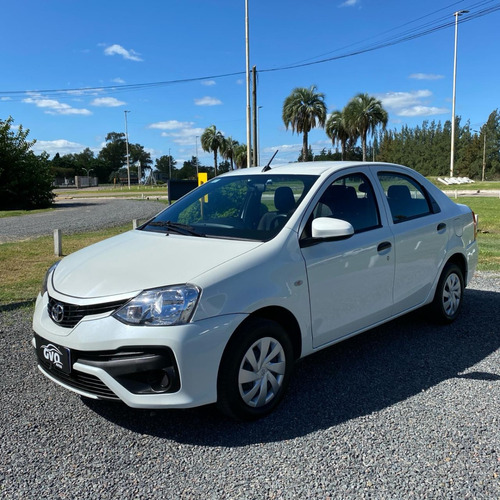 Toyota Etios 1.5 Sedan X