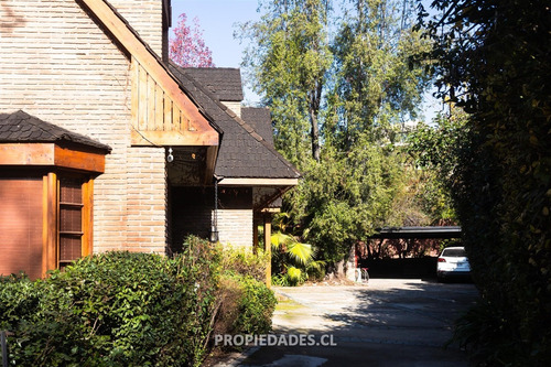 Casa En Arriendo De 3 Dorm. En Lo Barnechea