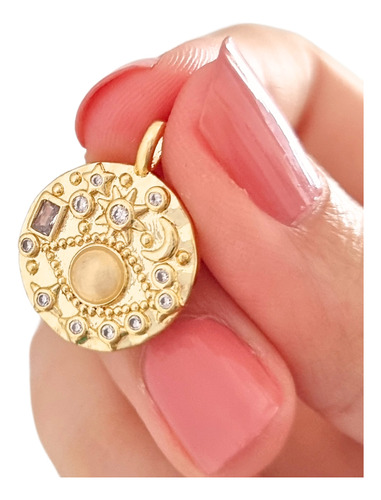 Dije Medalla 17mm Ojo Y Estrellas Cubic Goldfilled 18k