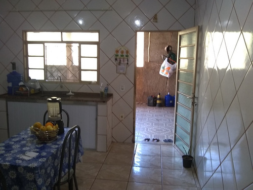 Casa Com 3 Dormitórios 1 Banheiro Lavanderia
